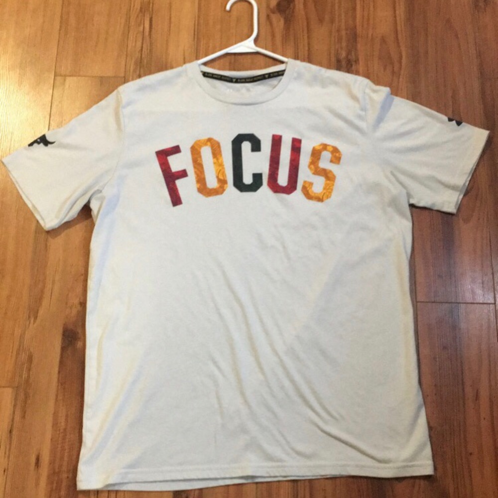Men’s Under Armour Shirt Size Large